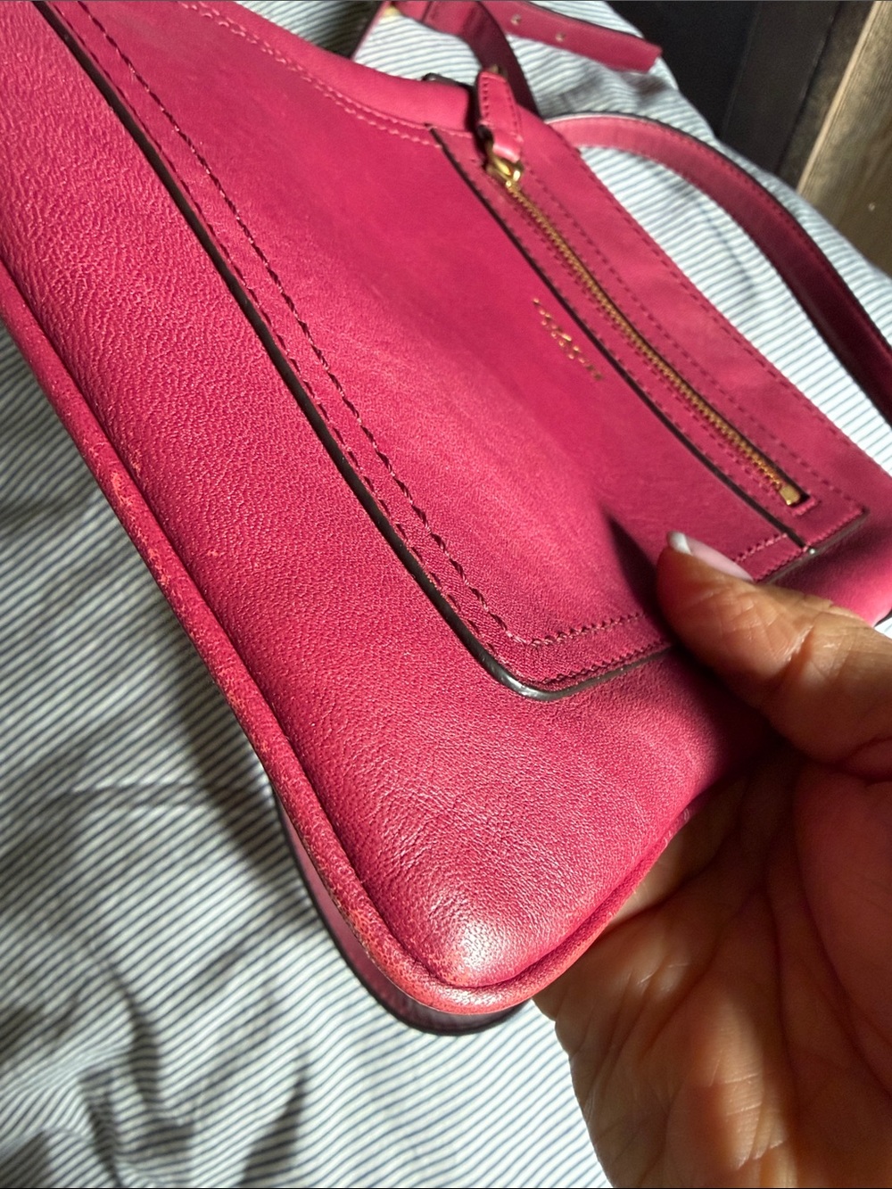 Vintage Coach Berry Leather Small Crossbody Bag with Gold Hardware - Picture 6 of 9